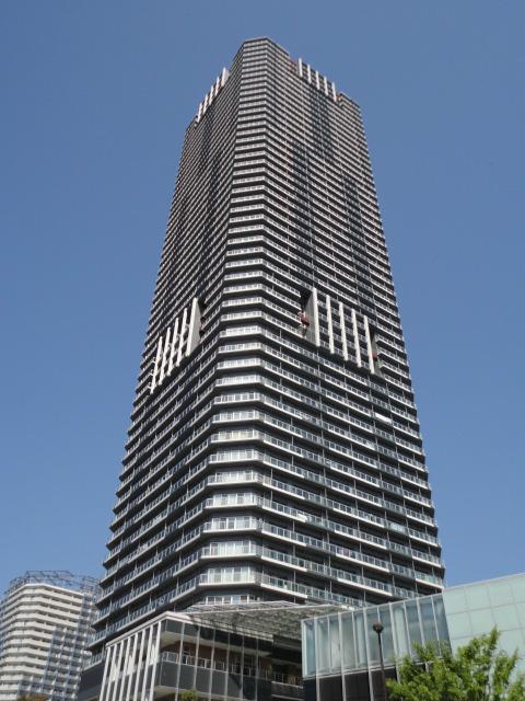 Local appearance photo. Kachidoki station directly connected!