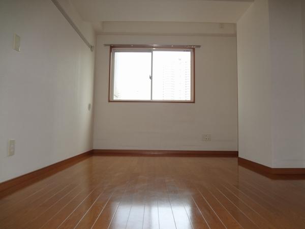 Non-living room. bedroom