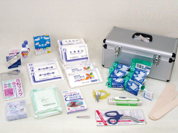 earthquake ・ Disaster-prevention measures.  [First aid set]  ※ The image is an example of a stockpile.