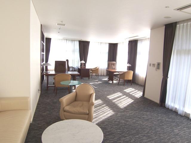 Other common areas. Shared lounge