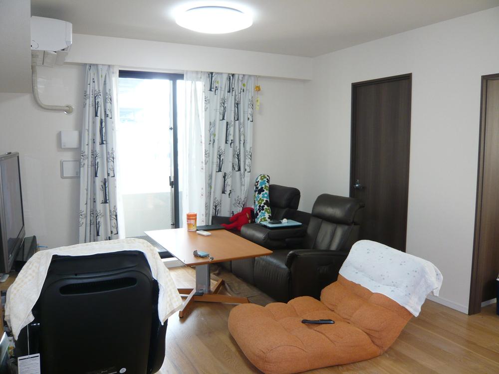 Living. Indoor (June 2013) Shooting