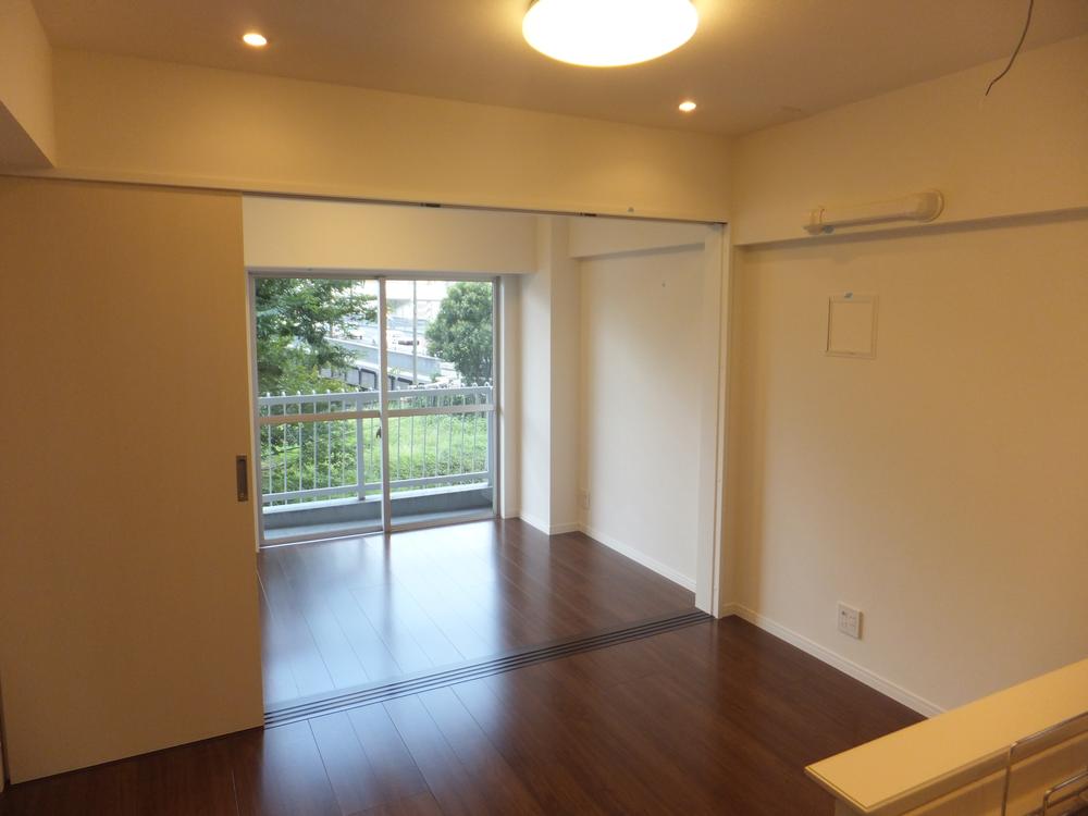 Living. 2013 9 days shooting