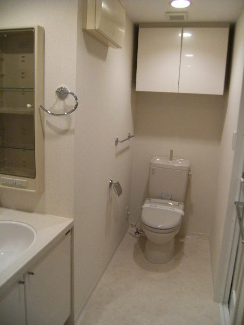 Toilet. Your budget ・ Initial cost ・ Your tenants examination, etc., Please consult anything