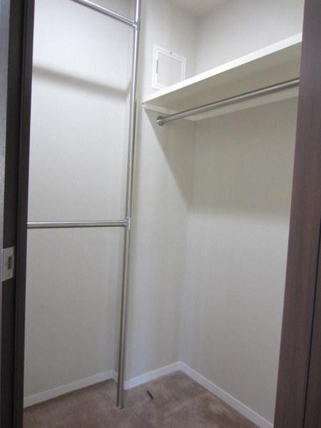 Receipt. Walk-in closet