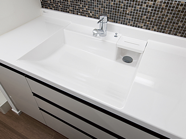 Bathing-wash room.  [Square basin bowl] Is easy specification of the seam without care.