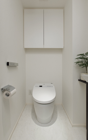 Bathing-wash room.  [toilet] It is a water-saving toilet of stylish design. We established a compact hand-washing bowl.