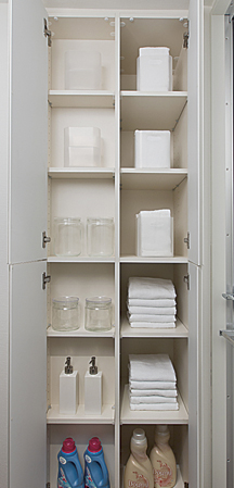 Receipt.  [Linen cabinet] Such as towels and stock goods will Shimae plenty.