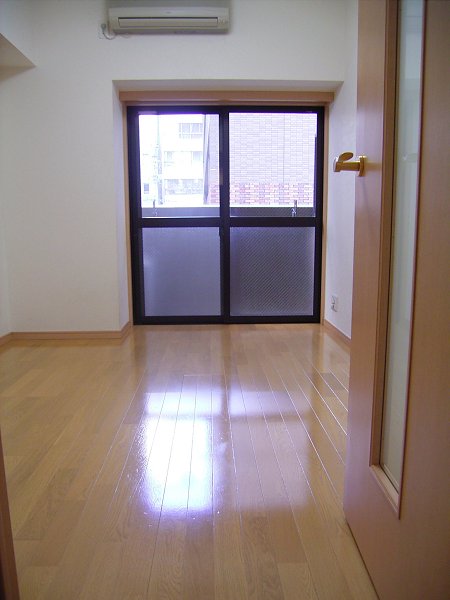 Living and room.  ☆ Deposit ・ Key Money 1 & 1 ☆ Sale rent Residence