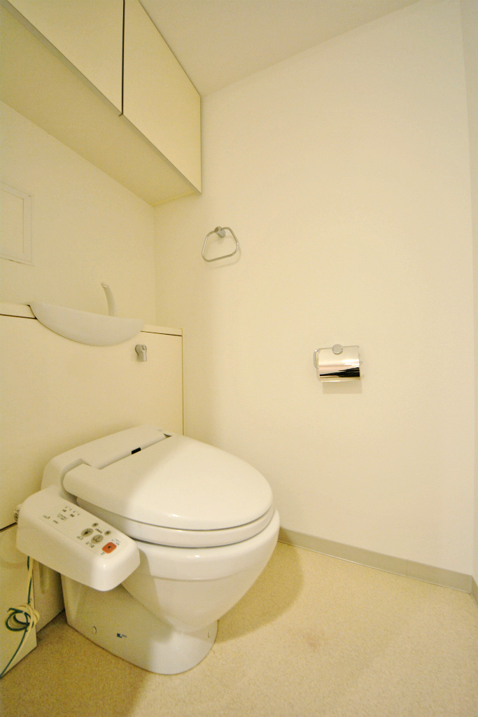 Entrance. ● toilet with warm water washing toilet seat ●