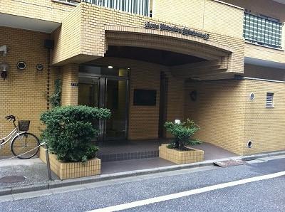 Entrance. Common areas