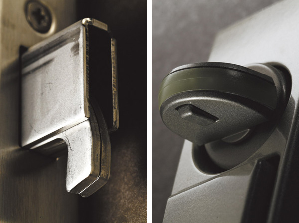 Security.  [Sickle dead bolt lock ・ Crime prevention thumb turn] And dead bolt becomes sickle, It prevents the modus operandi that break open and put a like metal from between the door. Also, Adopt a thumb turn not turning and not hold down the button. It will block the modus operandi to turn the thumb-turn put the metal from the gap of the door scope. (Same specifications)