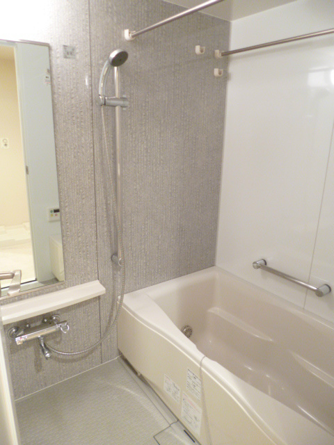 Bath. With a 24-hour ventilation dryer Otobasu