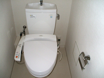 Toilet.  ☆ Security deposit and key money 50,000 yen only ☆ Ginza center area action within! 