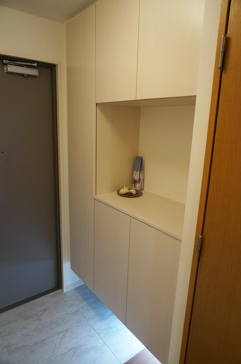 Entrance. Local (12 May 2013) Shooting