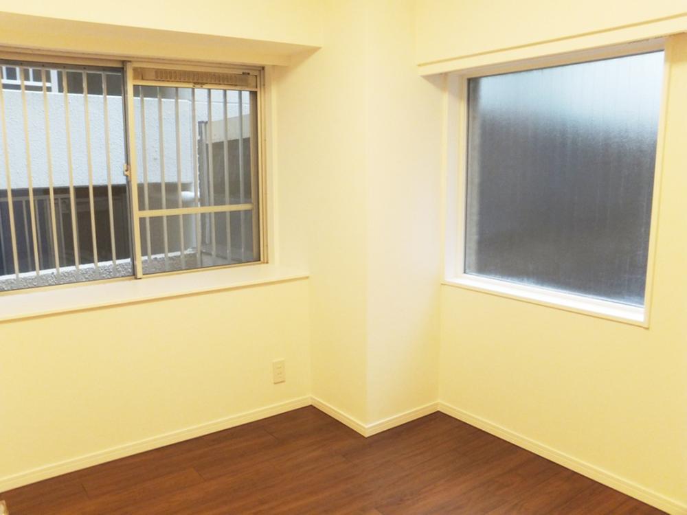 Non-living room. Indoor (11 May 2013) Shooting