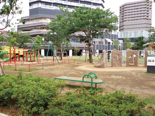 Surrounding environment. Tsukishima second children's park (about 260m ・ 4-minute walk)