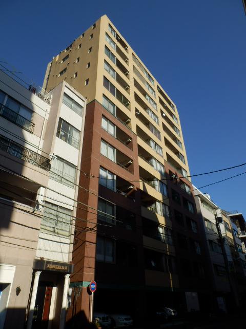 Local appearance photo. Local (11 May 2013) Shooting