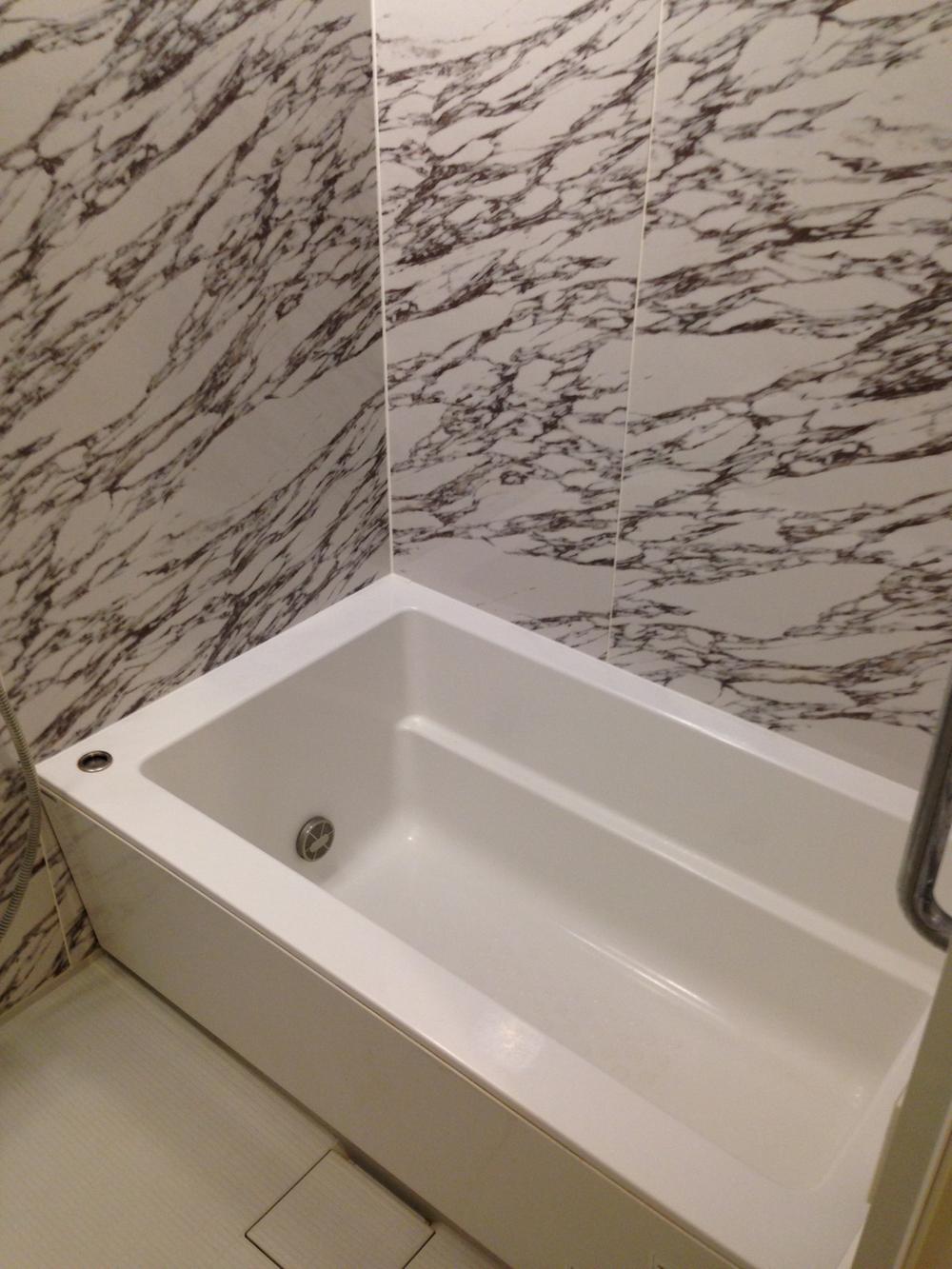 Bathroom. Indoor (11 May 2013) Shooting With mist sauna