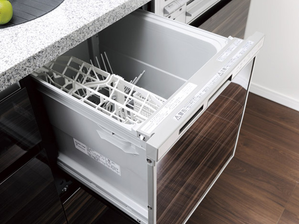 Room and equipment. Adopt a convenient and functional dishwasher dryer system Kitchen. High detergency, Removing bacteria ・ Also it has excellent savings. (Same specifications)