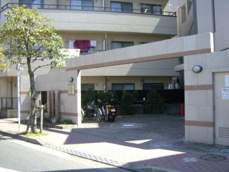 Entrance. Stylish entrance arch