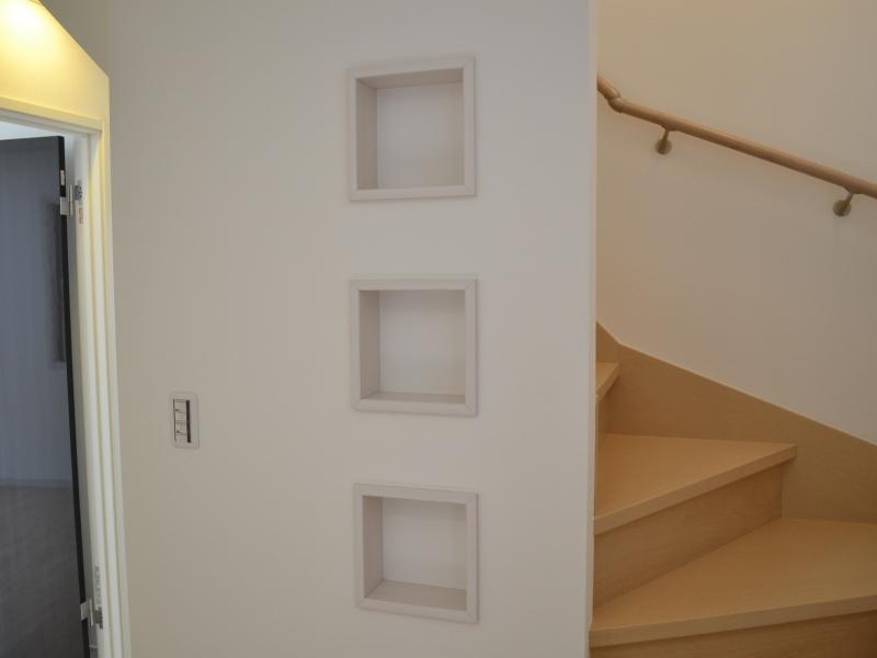 Other introspection. Is said to 1F stairs next to (entrance floor portion) such niche, Photos and decorations, etc. will put because there is every other small items.