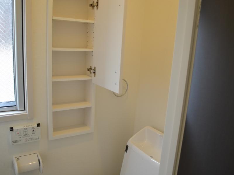 Receipt. 2F toilet can be like a lot Storage room toilet paper is housed with a Kabesonae.