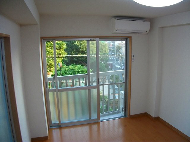 Living and room