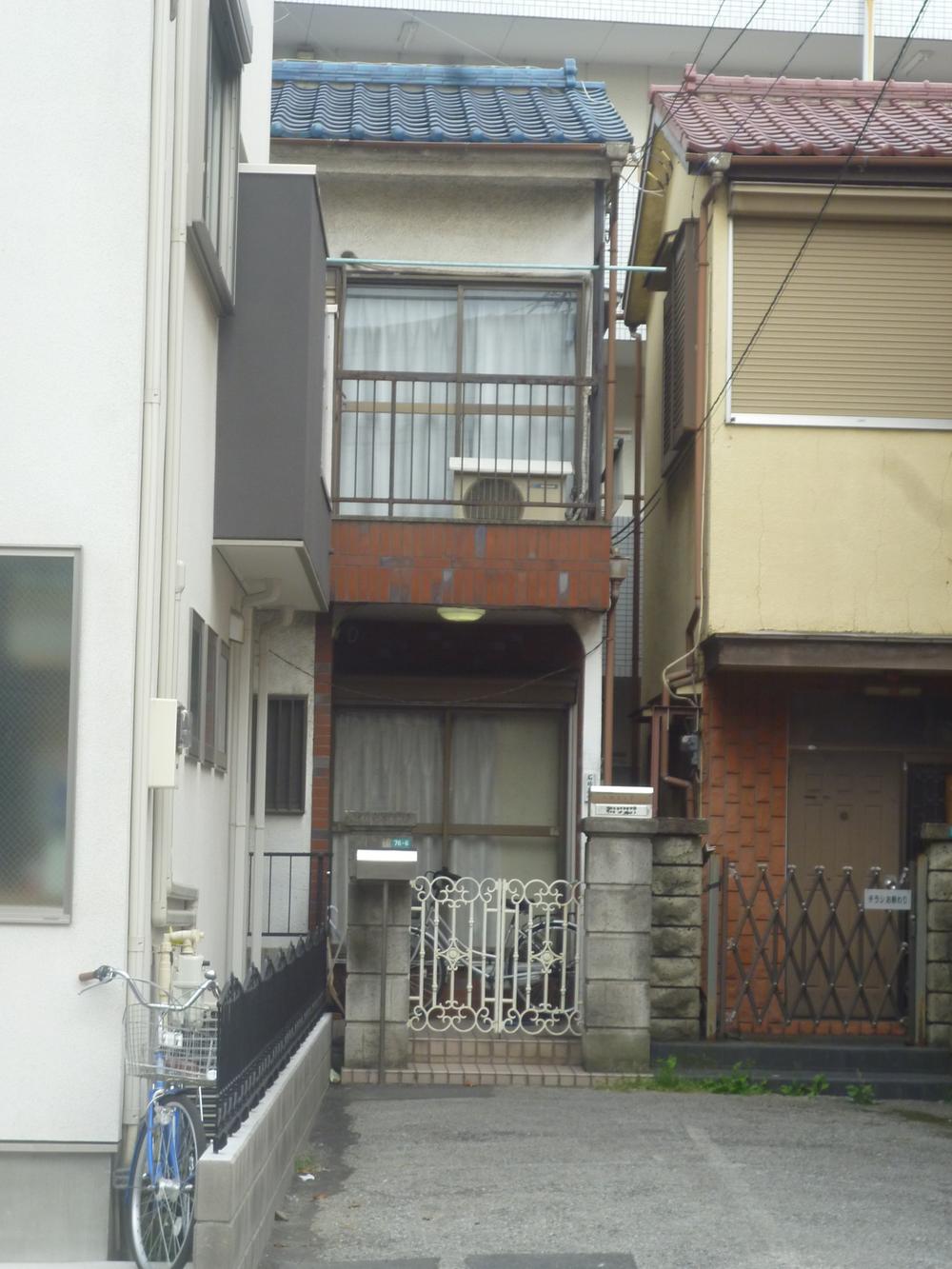 Local appearance photo. Share site (37.26m2 ・ About 4m) Yes width. Use as a parking space Allowed.