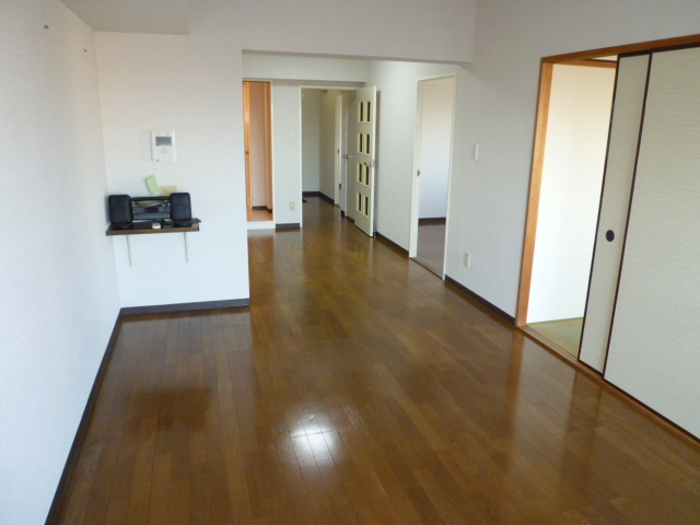 Living and room