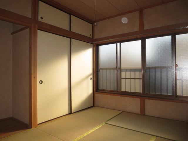 Living and room. Japanese-style room 2