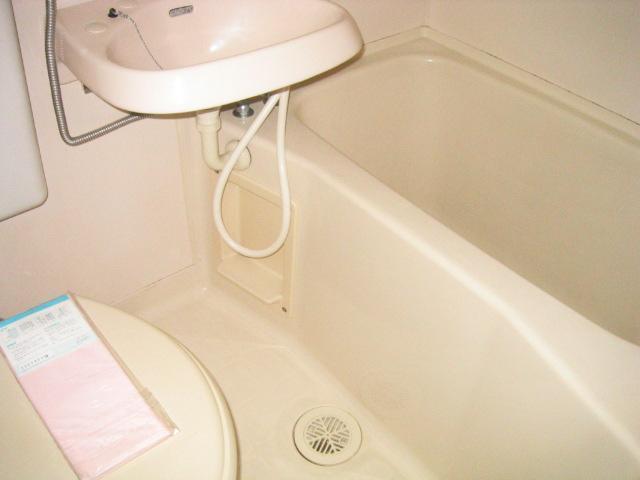Bath. 3-point unit