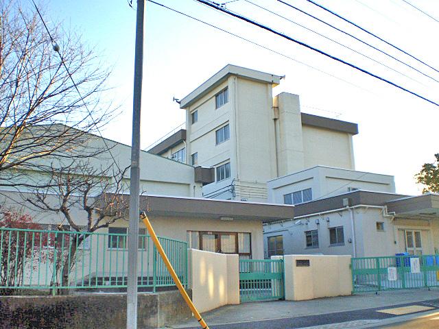 Primary school. Shinozaki 110m until the fifth elementary school