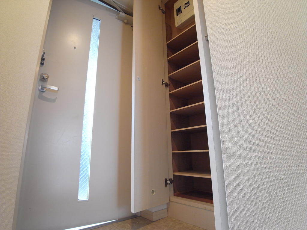 Entrance. Cupboard