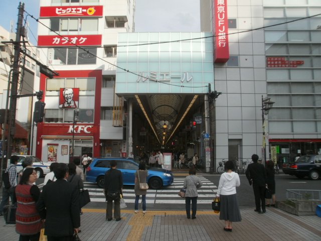 Shopping centre. Lumiere shopping street until the (shopping center) 549m