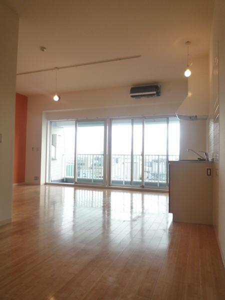 Living and room