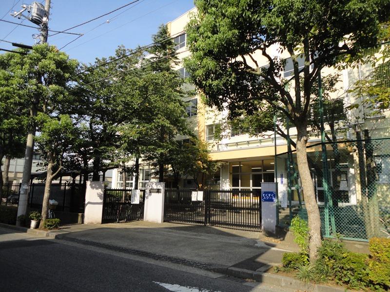 Primary school. Seventh Kasai to elementary school 871m