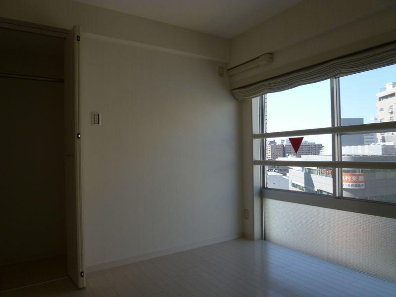 Non-living room. Western-style 5.0 Pledge comes with a larger window.