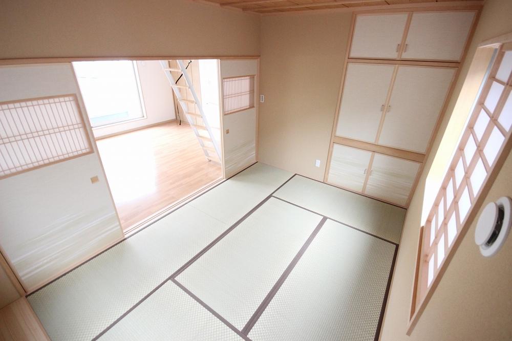 Other introspection. Japanese-style room that is a living and Tsuzukiai