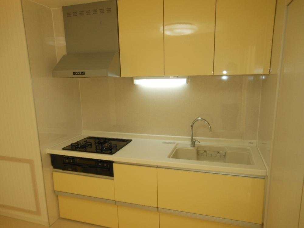 Kitchen. 3-neck is the stove of the kitchen