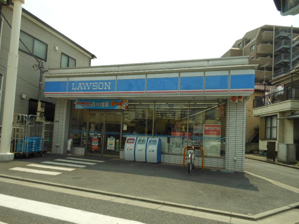 Convenience store. 451m until Lawson Hon'isshoku chome shop