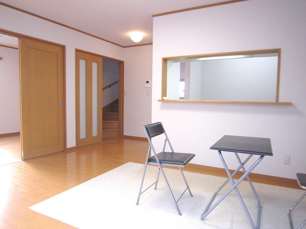 Living. ■ LDK14 Pledge It has been applied an electric floor heating in the living room!