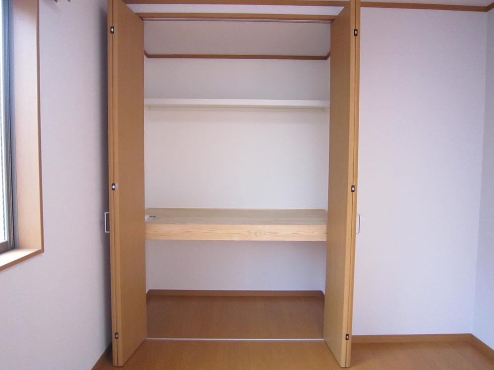Receipt. ■ Second floor Western-style is 6 Pledge of closet.