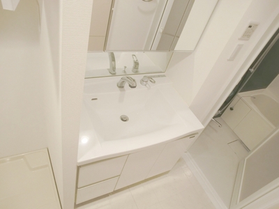 Washroom. Independence is a wash basin ☆