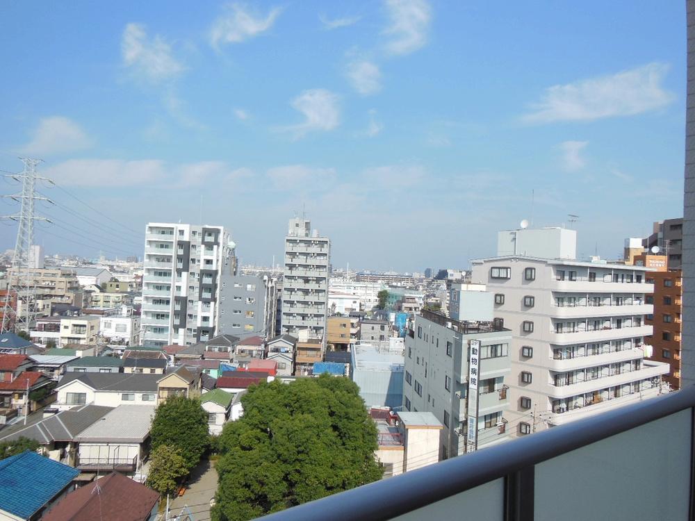 View photos from the dwelling unit. View from the balcony / East (November 2013) Shooting