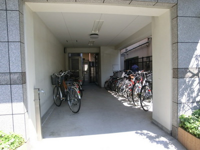 Other common areas. There is on-site bicycle storage! !
