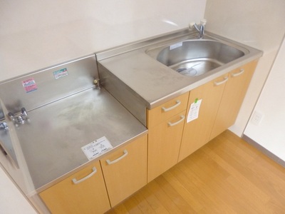 Kitchen. Two-burner gas stove installation Allowed.