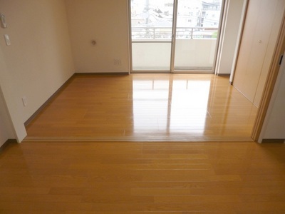 Living and room. It is a popular Western-style.