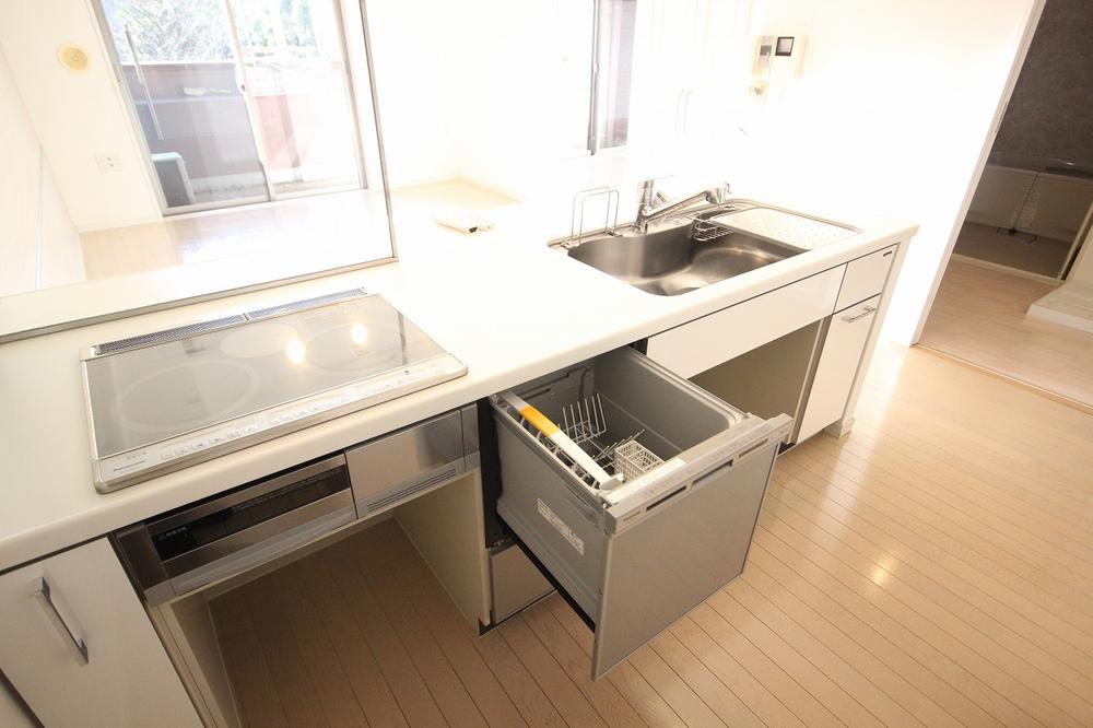 Kitchen. We also with dishwasher