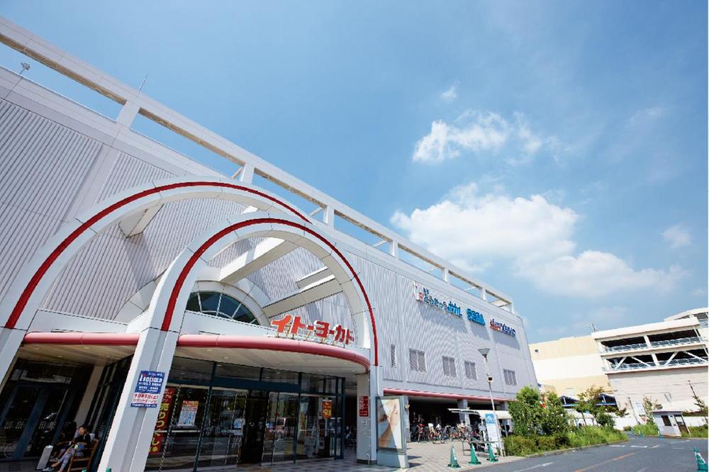 Shopping centre. 591m until Kasai Riverside Mall