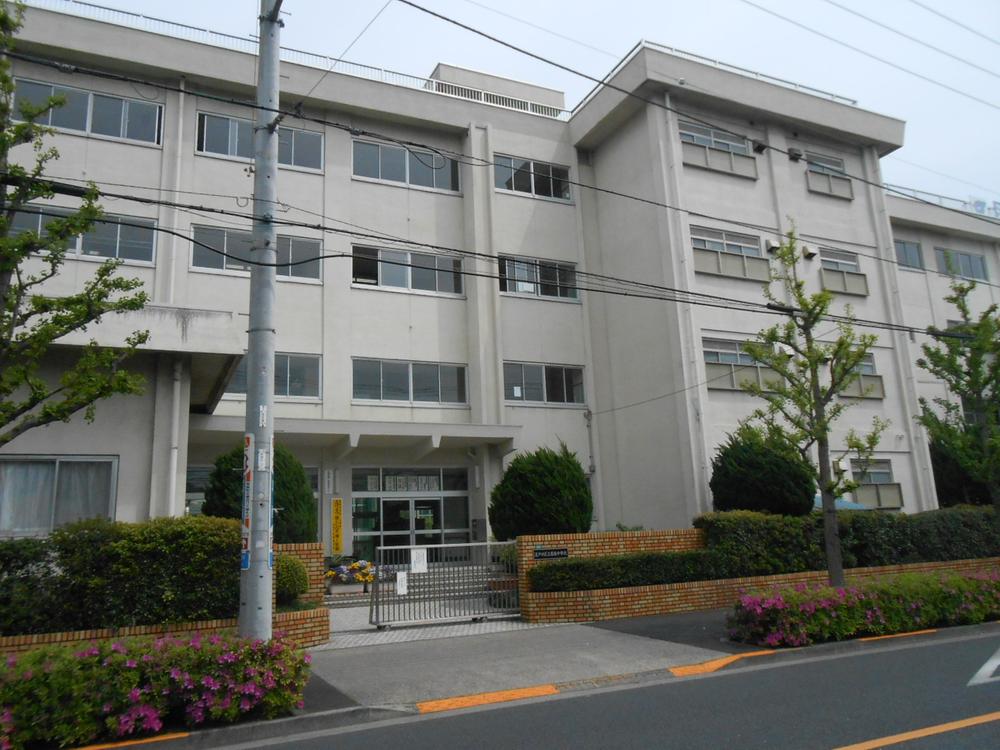 Junior high school. 684m to Edogawa Ward Kasai Junior High School